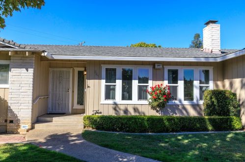 541 Meadowlark Dr, Turlock, CA 95382-1411