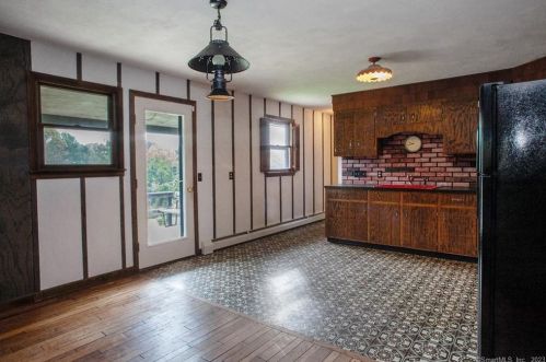 136 Hl Rd, Torrington CT 06790-5834 exterior