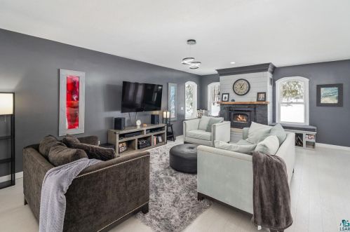 9127 Superior St, Duluth MN 55812-2139 exterior