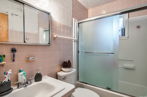 58 21 St, Huntington Station NY 11746-3259 exterior