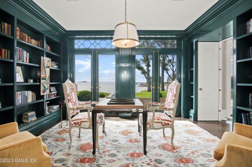 545 Indian Fld Rd, Greenwich CT 06830-7219 exterior