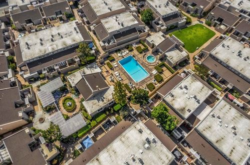 2900 Madison Ave, Fullerton CA 92831-2262 exterior