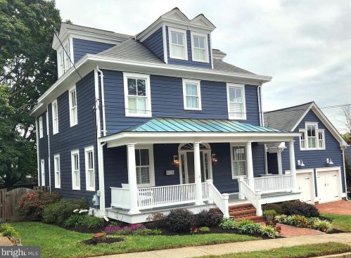 21 Groves Ave, Alexandria VA  22305-2508 exterior