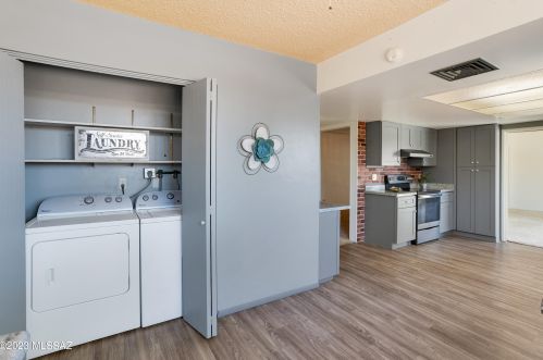 1401 Brown Ave, Tucson AZ 85710-3174 exterior