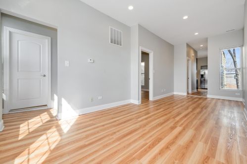 3623 Emerald Ave, Chicago, IL 60609-1638