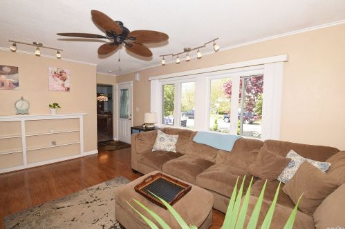 614 Bermuda Rd, Babylon NY 11704-7426 exterior