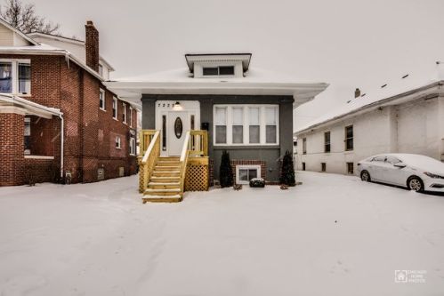 7237 Paxton Ave, Chicago IL  60649-2520 exterior