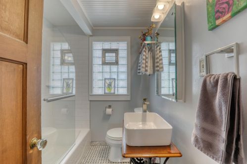 2338 61, Milwaukee WI 53219-2135 exterior