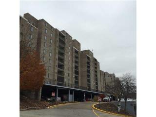 2160 Greentree Rd, Pittsburgh PA  15220-1407 exterior
