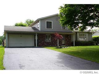 37 Emerald Pt, Rochester NY  14624-3763 exterior