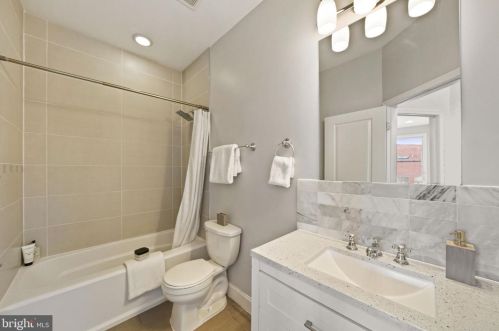 1268 Owen Pl, Washington DC 20002-2808 exterior