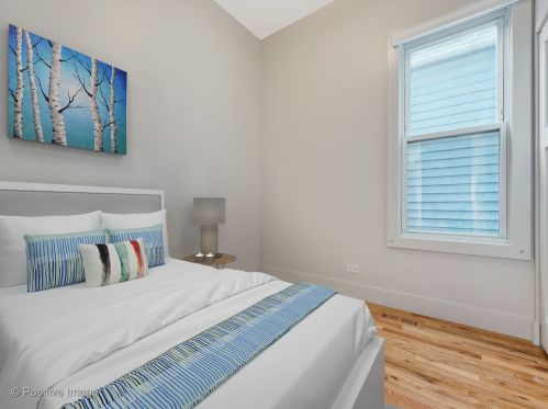 2052 Bingham St, Chicago IL  60647-4032 exterior