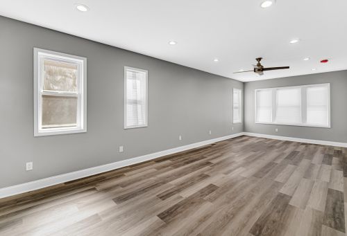 8449 Saginaw Ave, Chicago, IL 60617-2029