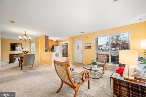 2207 Foxmeadow Dr, Limerick PA 19468-1572 exterior