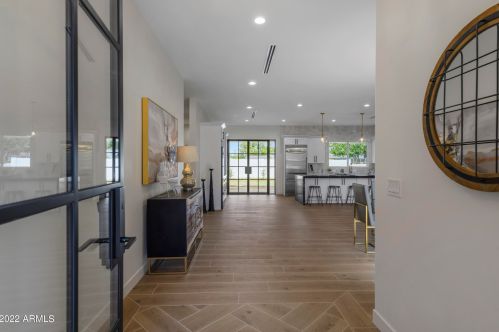 6841 12th Ave, Phoenix AZ  85013-1021 exterior