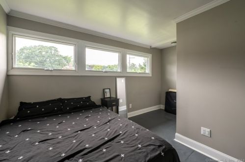 252 Main St, Meriden CT 06451-3859 exterior