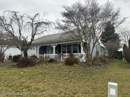 20 Appleby Pl, Lakehurst, NJ 08759-6728