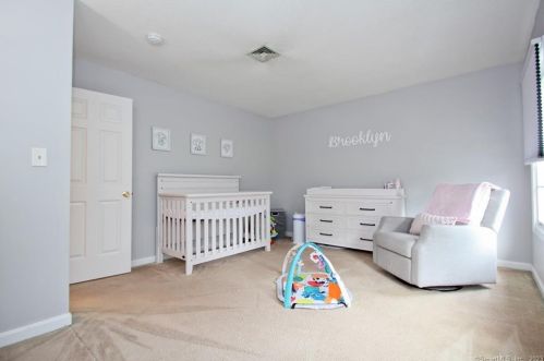 14 Carriage House, Enfield CT 06082-6025 exterior