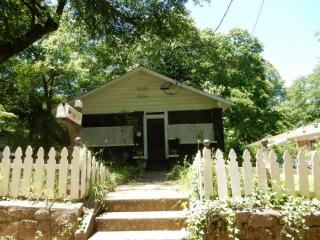 718 Center Hill Ave, Atlanta, GA 30318-6237