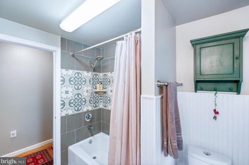 233 Old State Rd, Limerick PA 19468-3116 exterior