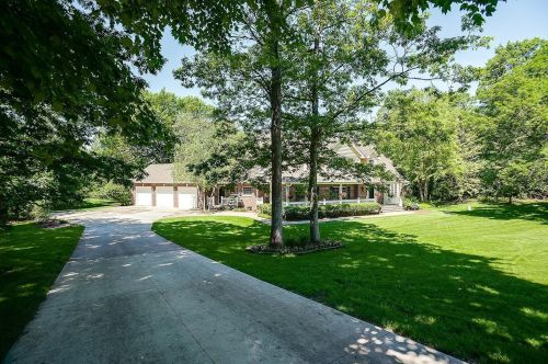 5 Hillcrest Dr, Saint Paul MN 55110-6101 exterior