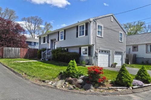 41 Gerard St, Milford, CT 06460-7839