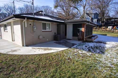 708 Laclede Sta Rd, Saint Louis MO 63117-2045 exterior