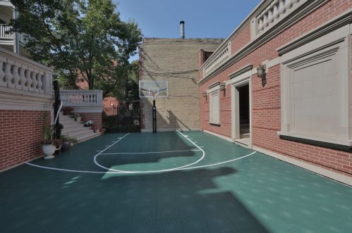 716 Schubert Ave, Chicago IL 60614-1247 exterior