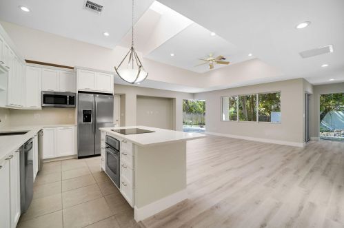 3997 5 Ave, Boca Raton FL 33432-6073 exterior