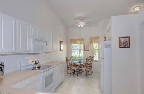 7771 Berkshire Pne Dr, Naples FL 34104-9488 exterior