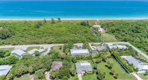 2305 Tamarind Dr, Fort Pierce, FL 34949-1542