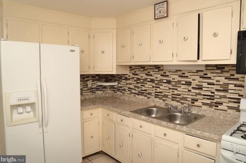 835 Hilton Dr, Lancaster PA 17603-5835 exterior