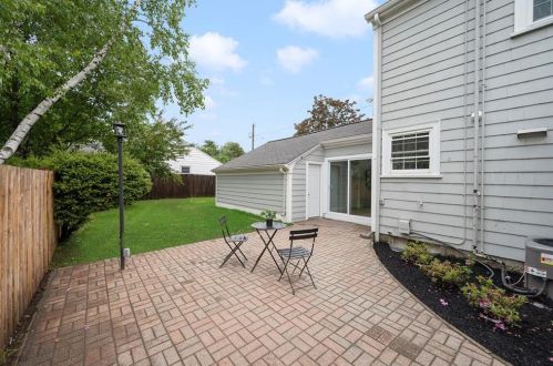 4 Mount Ave, Providence RI  02906-3410 exterior