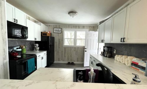 975 Evanston Ave, Meskegon MI  49442-4062 exterior