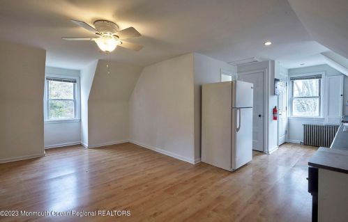 165 Pond Rd, East Freehold NJ 07728-1320 exterior