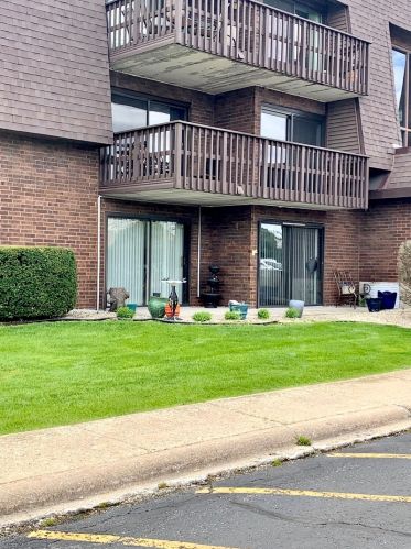 1615 Richmond Cir, Joliet, IL 60435-6761