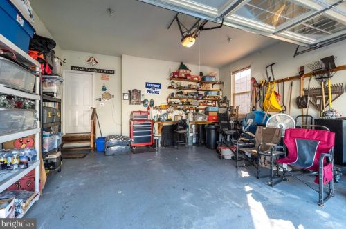 1315 Creekside Ln, Quakertown PA 18951-2842 exterior