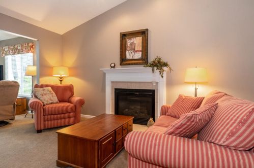 6107 Peregrine Trl, Kalamazoo, MI 49009-2844