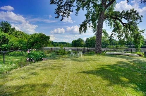 121 Hope Ave, Worcester MA 01603-2237 exterior