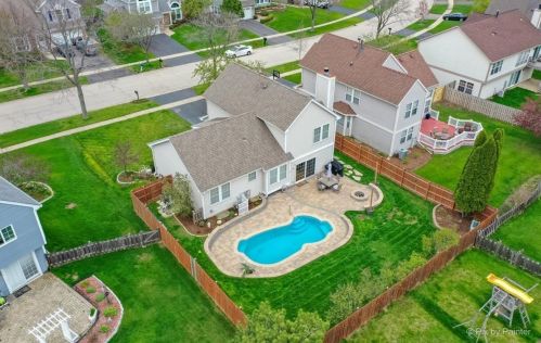 1539 Stockton Ln, Bull Valley, IL 60014-2027