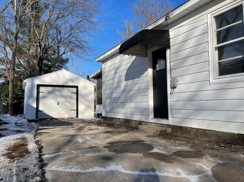 133 Thurston St, Grand Rapids, MI 49548-3172