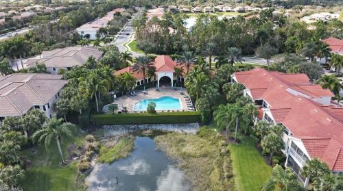 12628 Biscayne Ct, Naples FL 34105-4935 exterior
