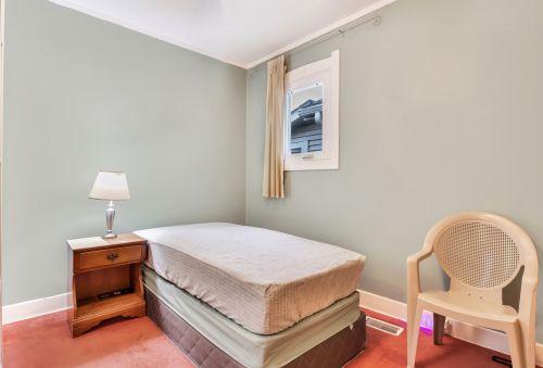 2311 Lunt Ave, Chicago IL  60645-4712 exterior