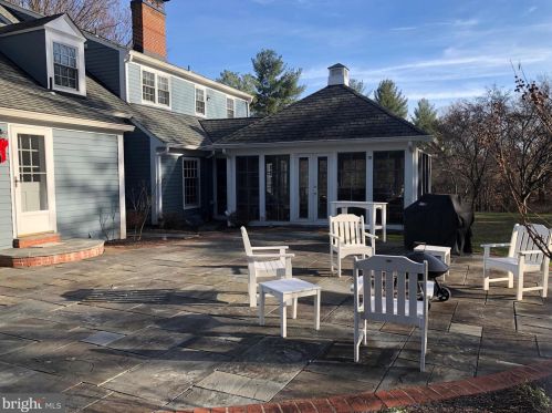 12219 Drews Ct, Rockville, MD 20854-1135