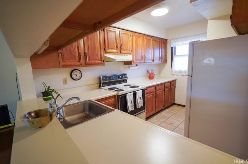 1212 Berkley Cir, Mishawaka IN 46544-4802 exterior