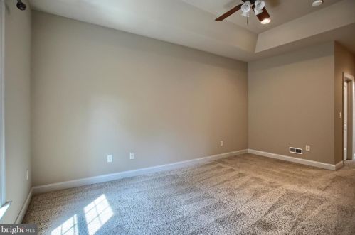 43 Midway Farms Ln, Lancaster PA 17602-2671 exterior