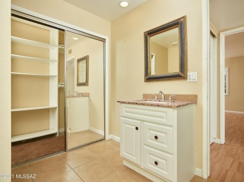 5677 Camino De La Noche, Tucson AZ  85718-4420 exterior