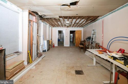 1637 Girard Ave, Philadelphia PA 19130-1514 exterior