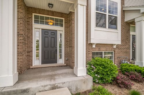 1482 Charles Ave, Naperville, IL 60563