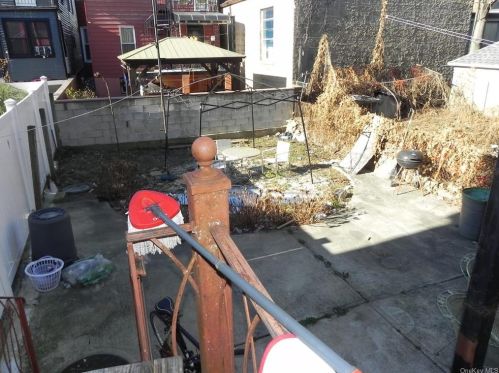 1847 Holland Ave, Bronx NY 10467-8304 exterior